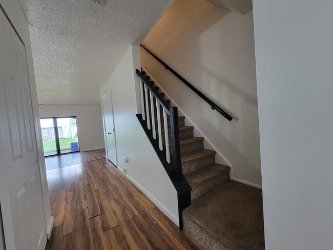 Building Photo - 515 Sheffield Ct