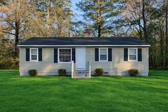 Building Photo - 101 Hines Ave