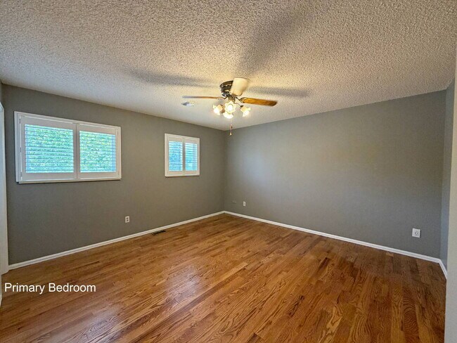 Building Photo - Freshly Painted Tri-Level Home with Large Backyard