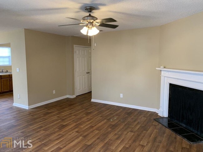 Foto del edificio - 627 Sandys Ln SE