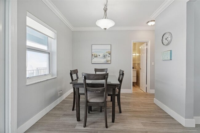 Building Photo - 315 Van Buren St