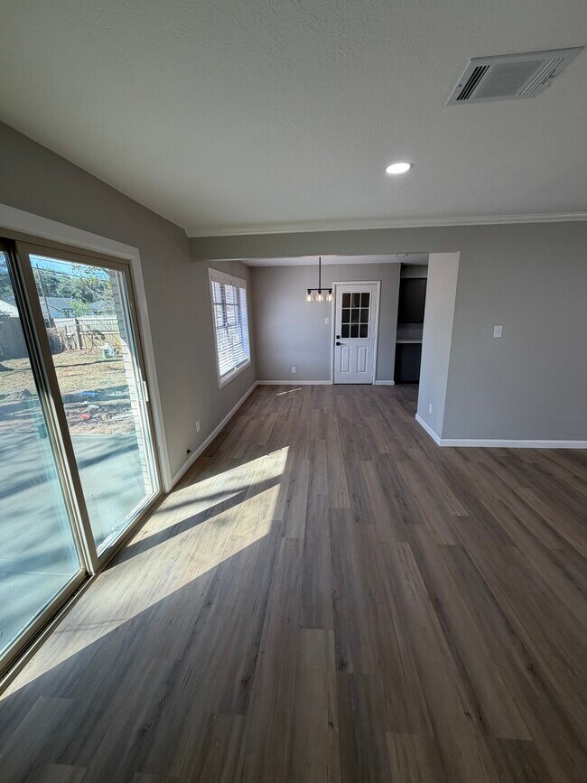 Photo - 1612 Jane Dr House