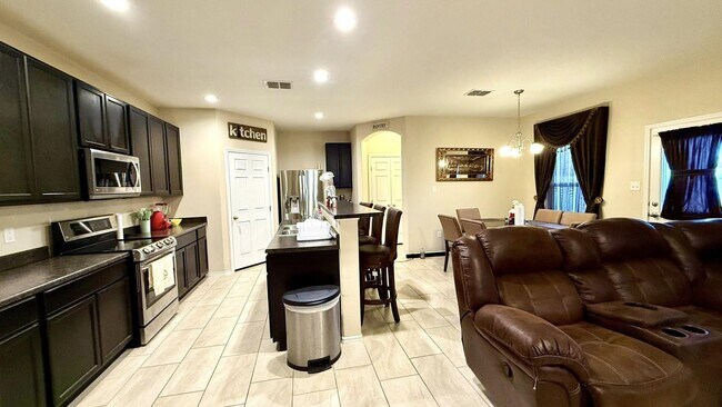 Foto del edificio - 3206 Hereford Dr