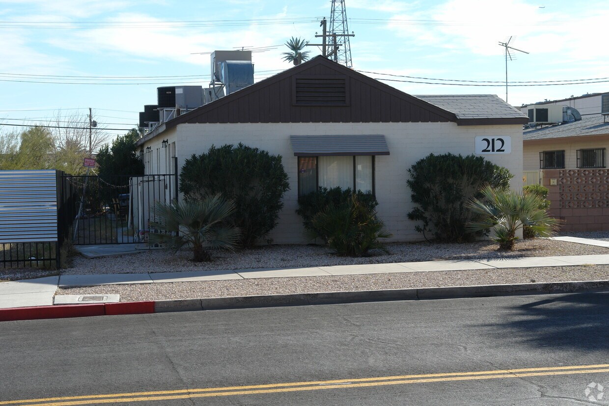 Primary Photo - 208 N 9th St
