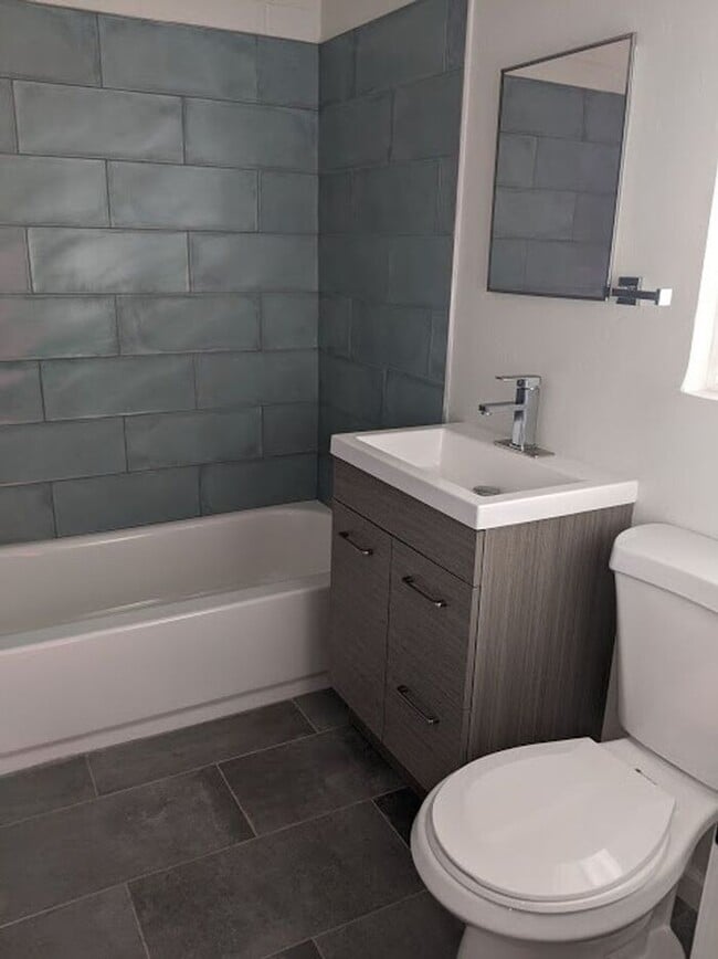 Building Photo - Super Cute Southwestern 2 Bedroom - ! Bath...