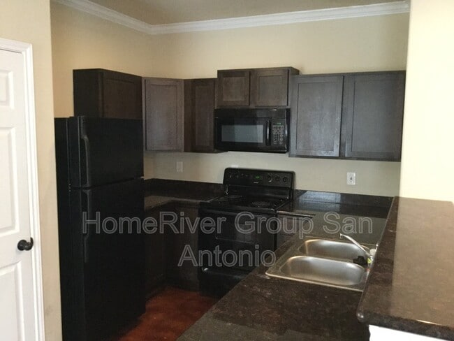 Building Photo - 5114 Flipper Dr