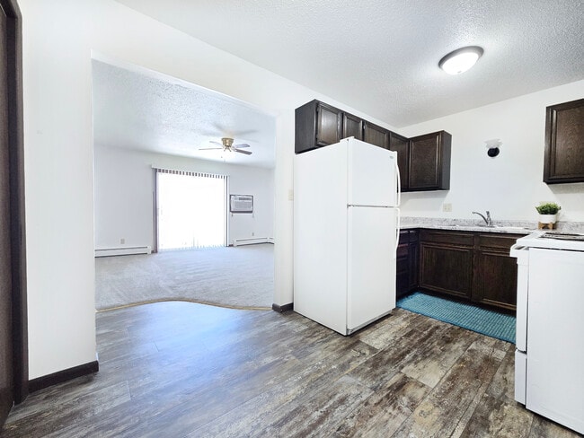 Building Photo - 1015 12th St