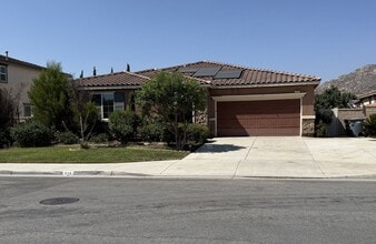 Building Photo - 848 Reyana Way