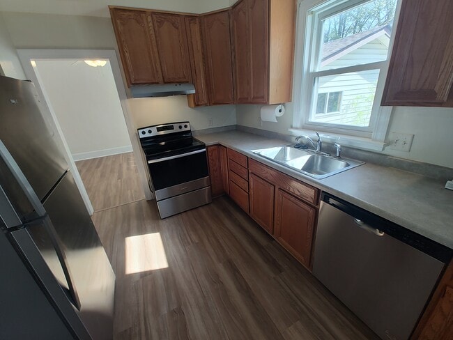 Building Photo - 712 4th St NW