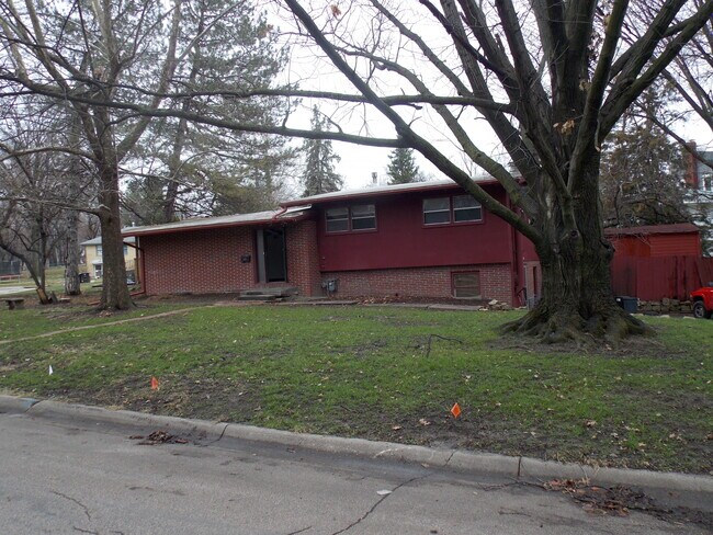 Building Photo - 3141 Prairie Rd