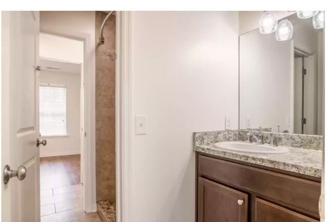 Building Photo - 270 Trunk St NE