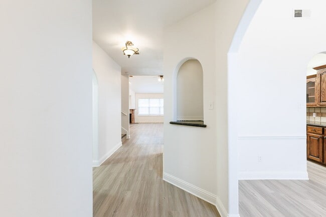 Foto del edificio - Gorgeous 4 bed 2.5 bath!