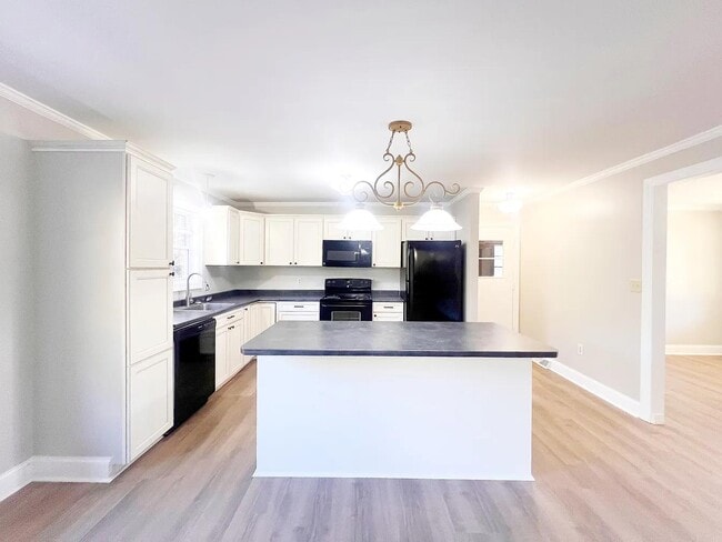 Building Photo - 106 Lori Dr