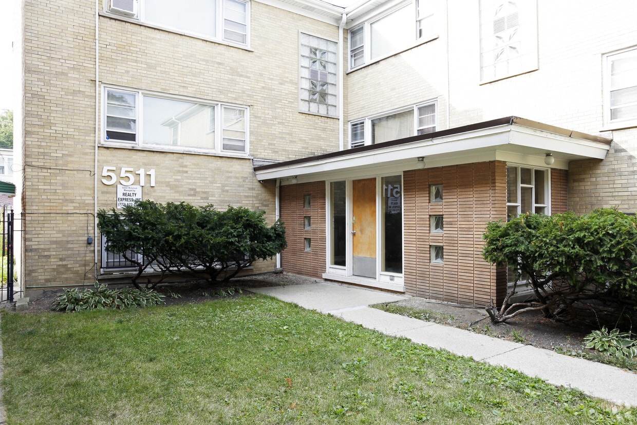 Building Photo - 5511 W Kamerling Ave