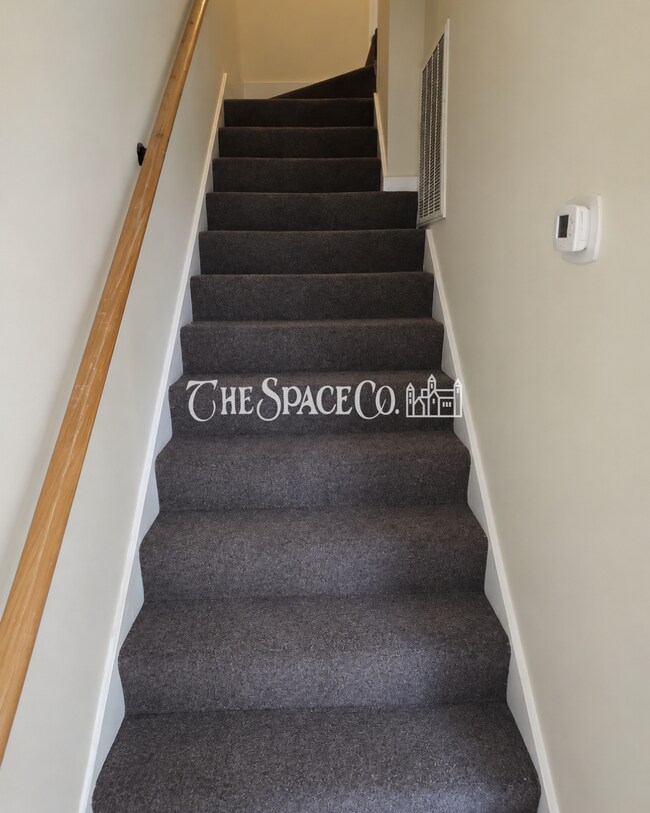 Photo - Charming 3-Bedroom Retreat at 1552 Evergreen St, Charleston – Spacious Comfort Awaits! Apartment