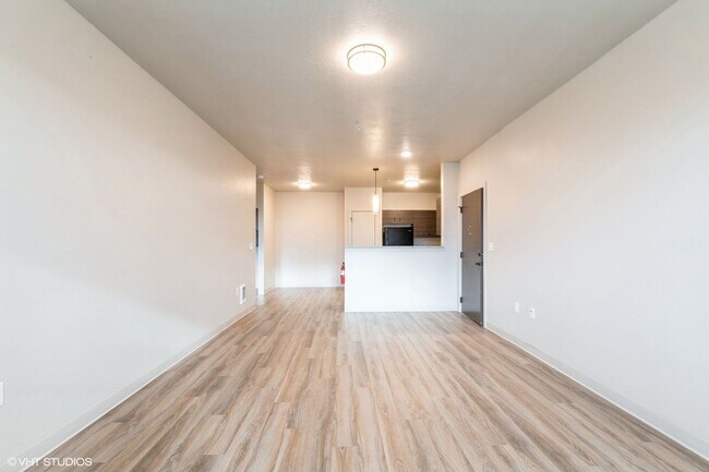 Foto del edificio - 1 bedroom, 1 bath Apartment