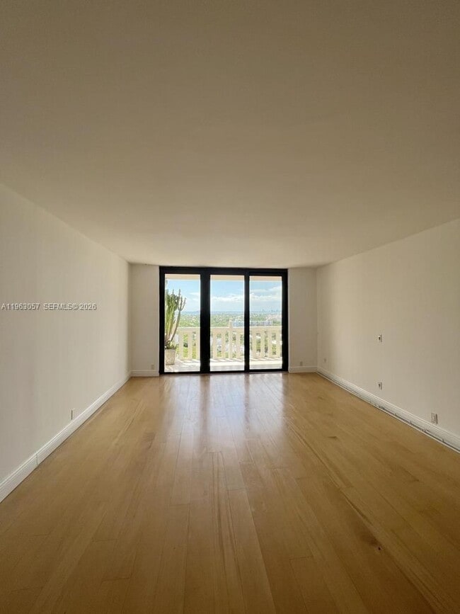 Building Photo - 1111 Crandon Blvd