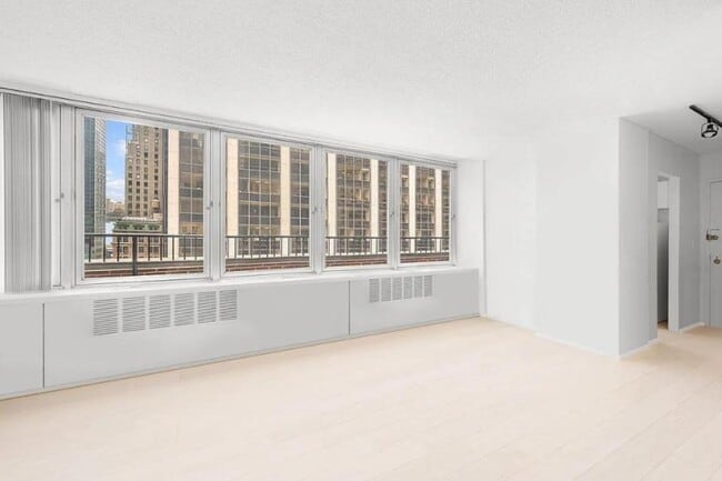 Building Photo - 0 bedroom in New York NY 10005