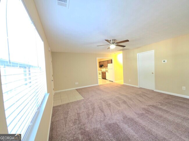 Foto del edificio - 209 E Wilson St