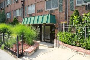 Foto principal - 900 W Fullerton Ave
