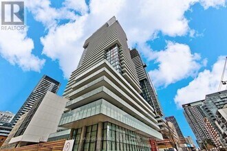 Building Photo - 185 Roehampton Ave