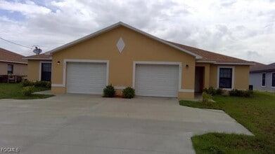 Building Photo - 409 Nicholas Pkwy W