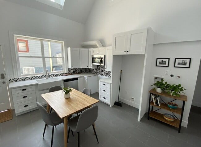 Building Photo - 1301-1303 West 22nd Street