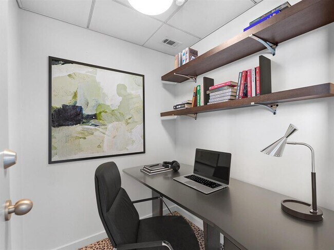 Foto del edificio - 121 N Post Oak Ln
