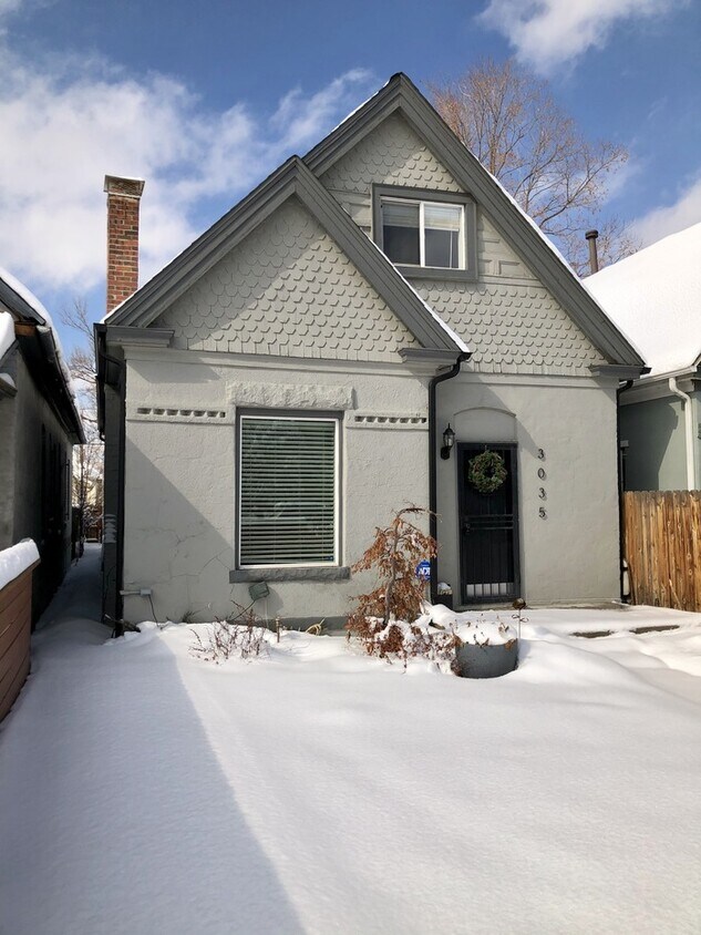 Foto principal - Gorgeous Victorian Home in Denver
