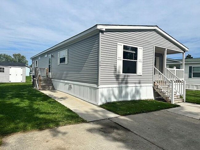 Building Photo - 6655 Jackson Rd