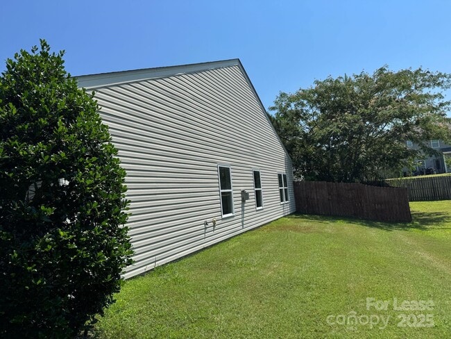 Building Photo - 5075 Meanna Drive