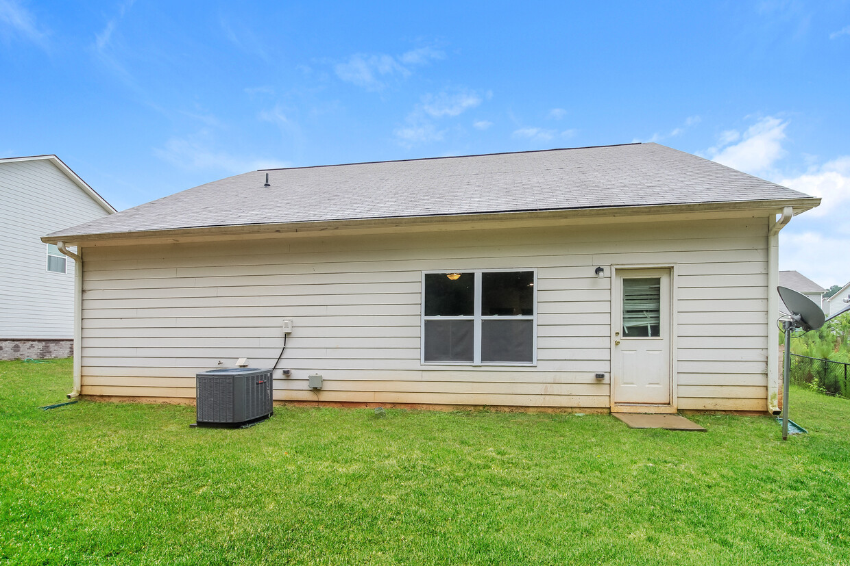 Foto del edificio - 140 Innis Brook Cir, Cartersville, GA