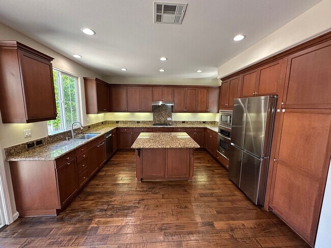 Building Photo - 4 Bed 3 Bath +Office/Den In San Ramon