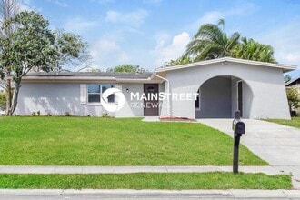 Building Photo - 7130 Chaucer Ln