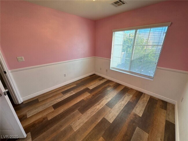 Foto del edificio - 8233 Shaded Arbors St