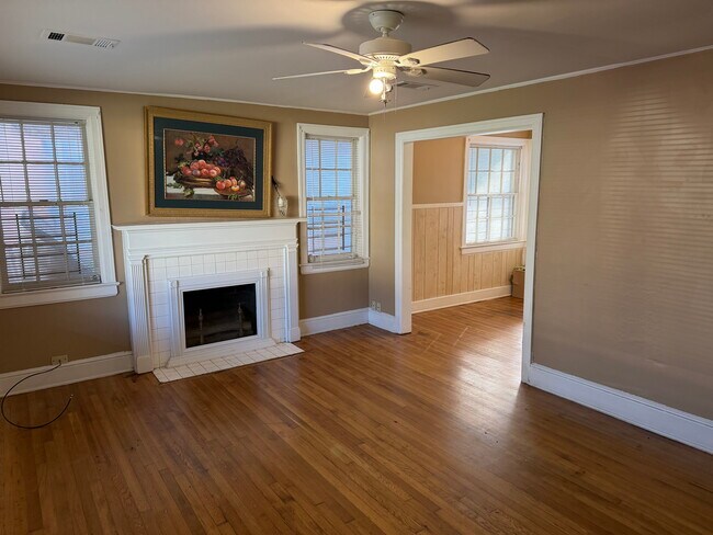 Foto del edificio - 2414 Poplar St