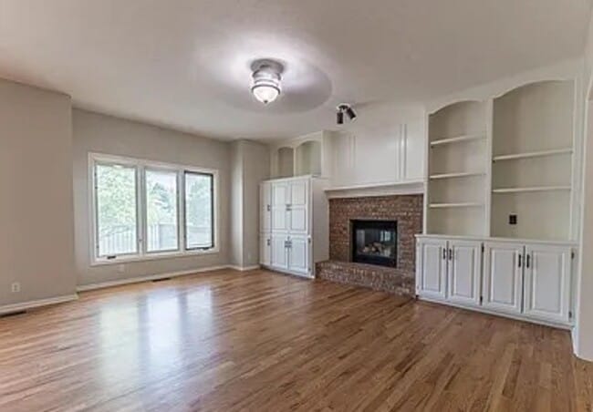 Building Photo - 1723 N 171st St