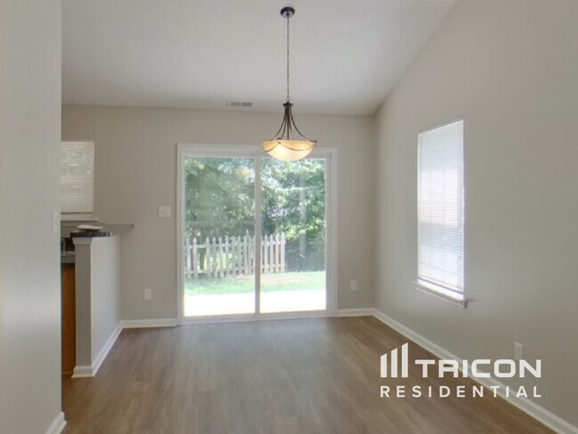 Foto del edificio - 849 Loch Lomond Cir