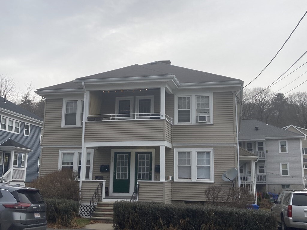 Foto principal - 1093 Main St