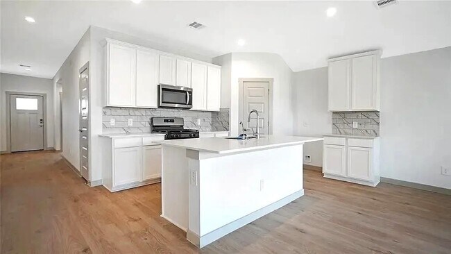 Building Photo - 4023 Pierce Pl Ln