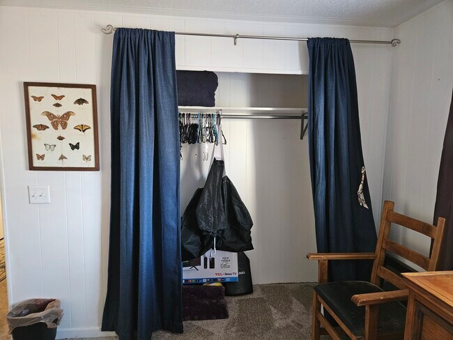 Building Photo - 4622 Grand Canyon Dr