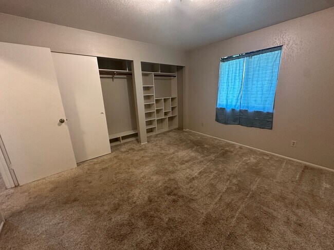 Foto del edificio - 8285 Buena Vista Ave