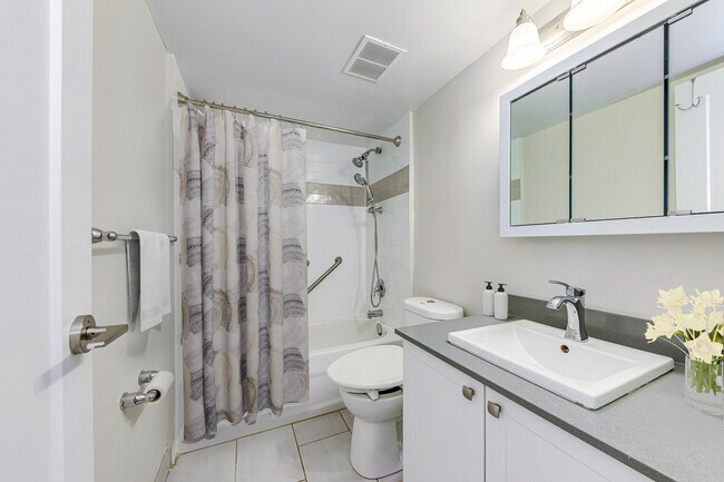 Photo du bâtiment - Cambridge Park Apartments