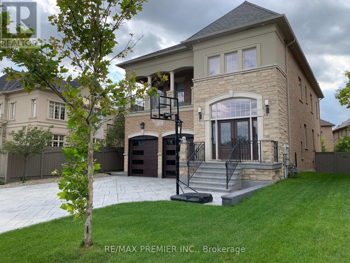 Primary Photo - 76 Orleans Cir