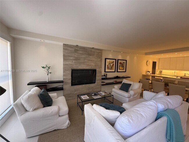 Building Photo - 161 Crandon Blvd