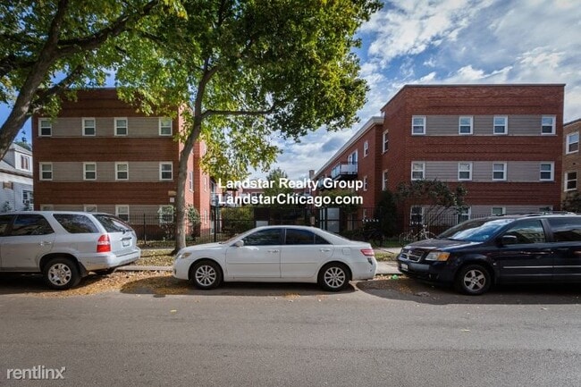 Building Photo - 6435 N Damen Ave