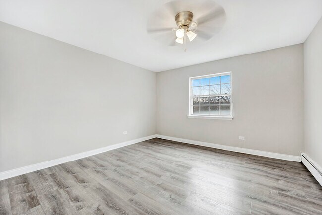 Building Photo - 121 W 63rd St