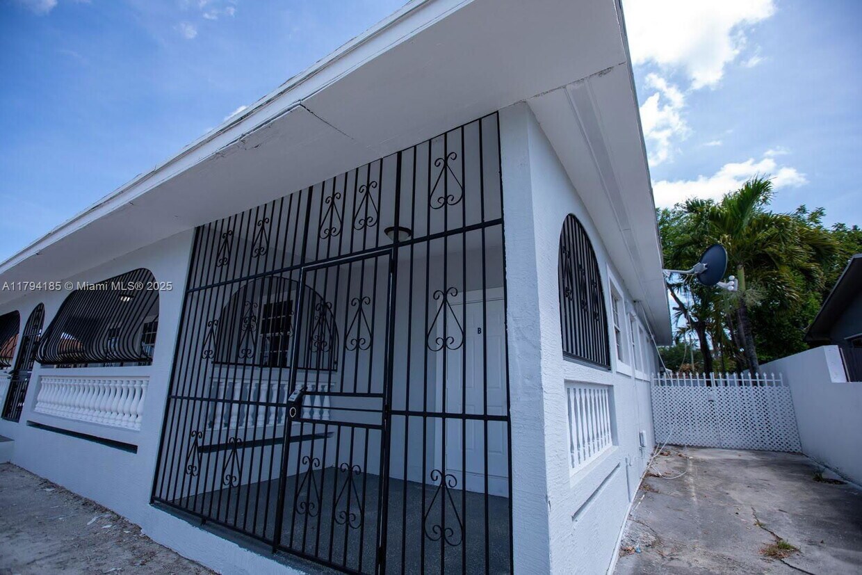 Primary Photo - 2250 NW 103rd St