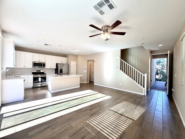 Building Photo - HIVE SUMMER MOVE-IN SPECIAL: NEWER 2024 BUILD | GATED COMMUNITY | SOLAR INCLUDED