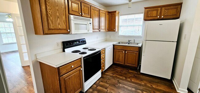 Foto del edificio - Spacious 3-Bedroom, 2-Bath Home with Modern Updates in Conway, SC - Long Term Rental